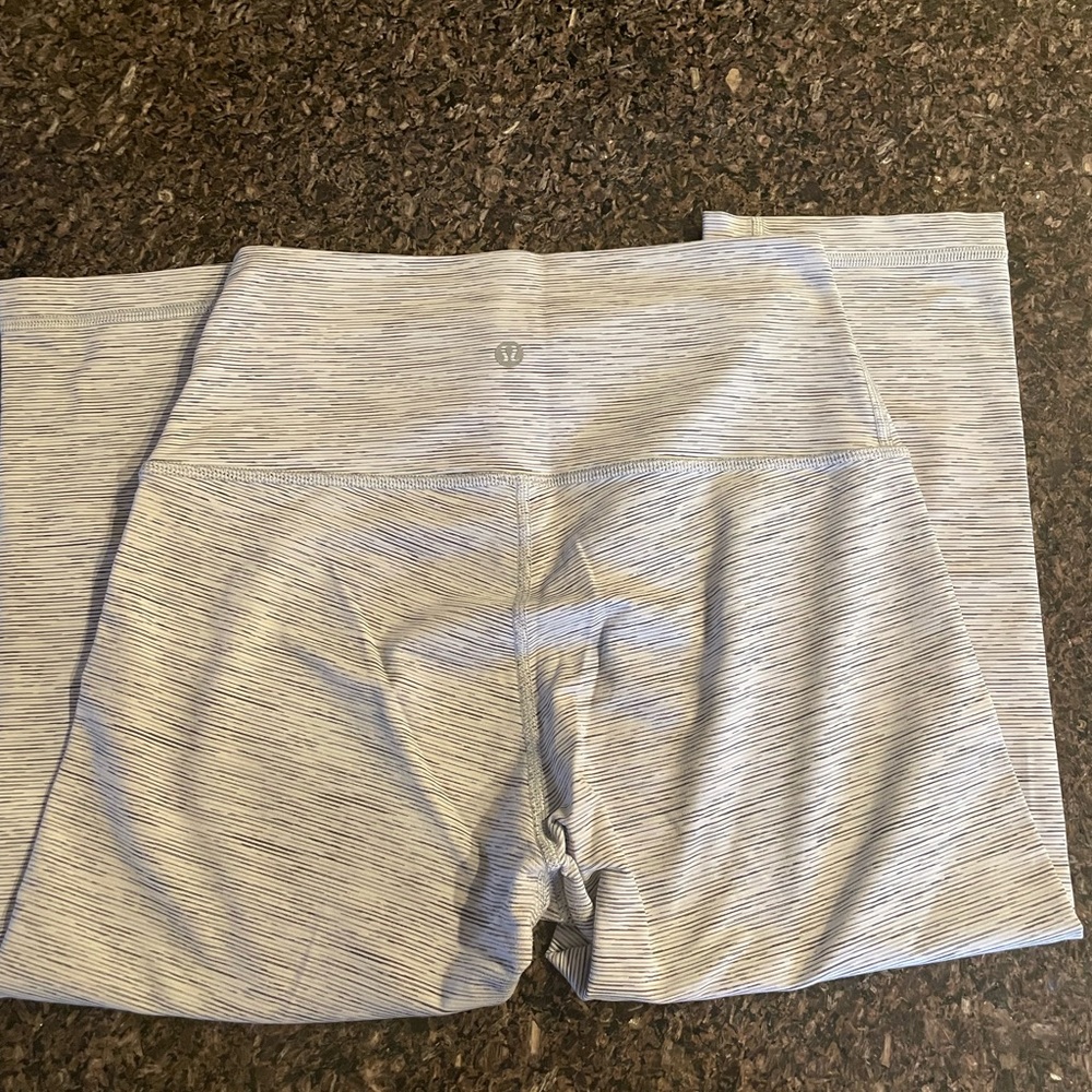 Lulu Lemon Gray Cropped Legging
